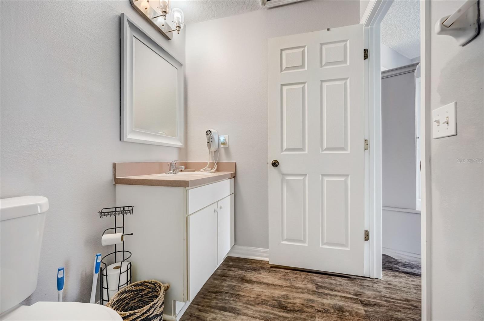 121 POMPANO BEACH DR