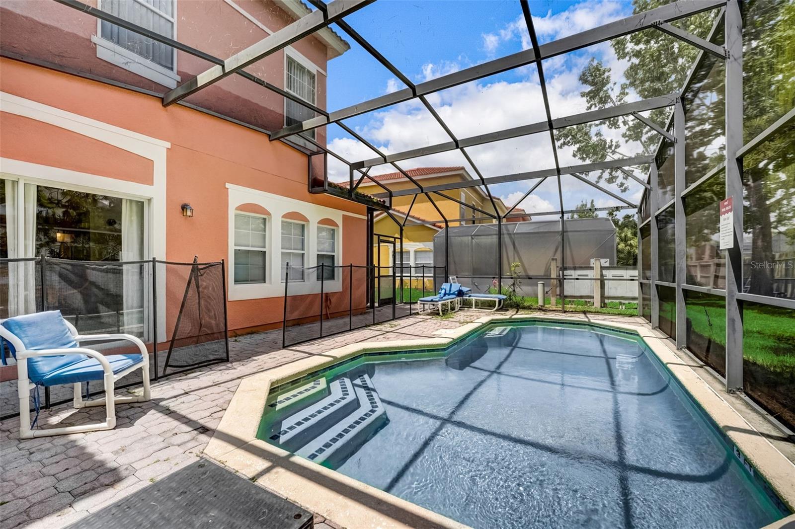 121 POMPANO BEACH DR