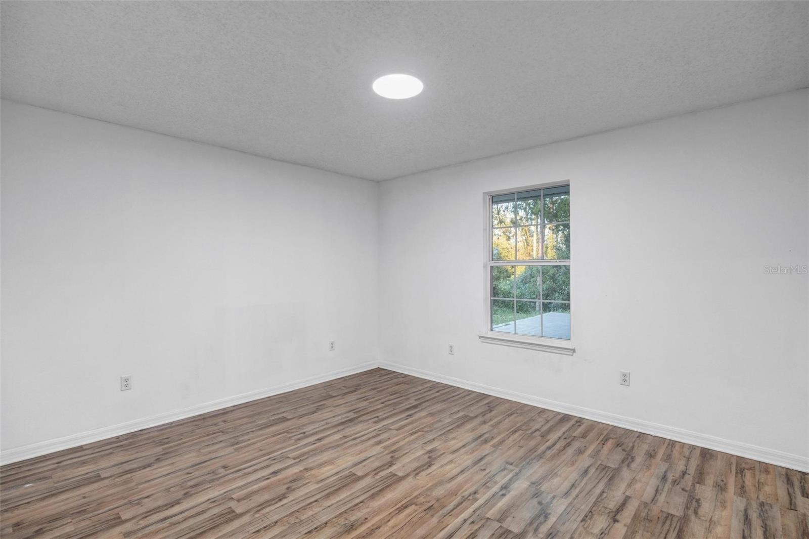 98 ROXBORO DR