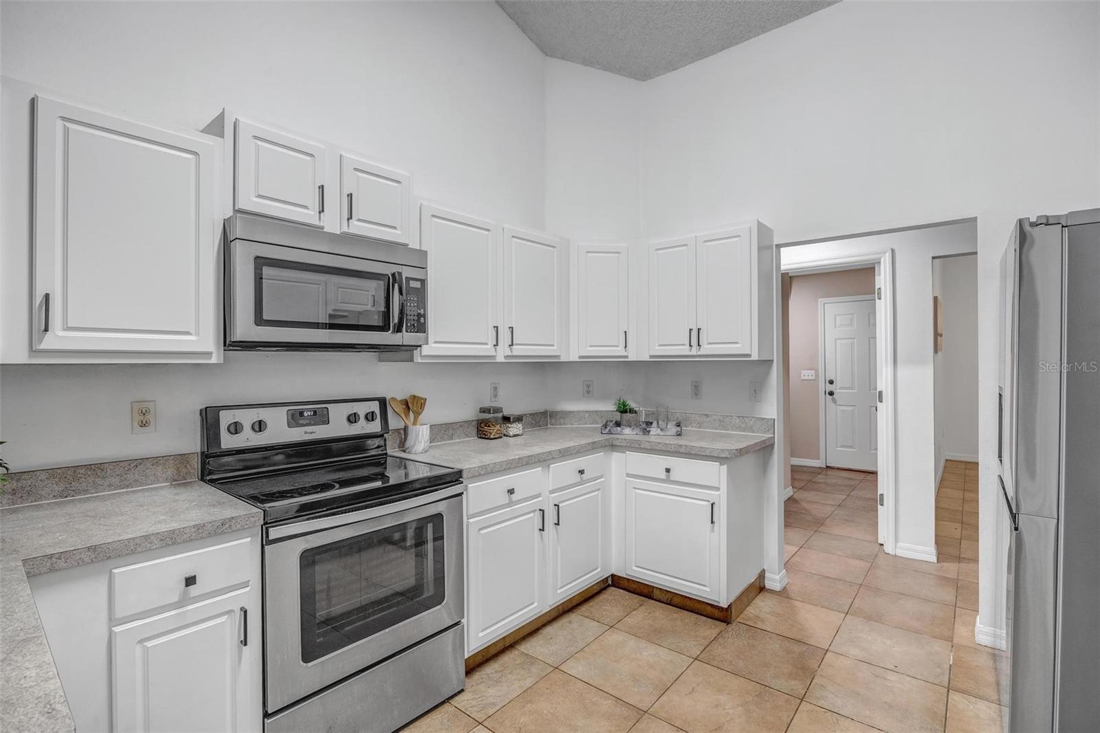 98 ROXBORO DR