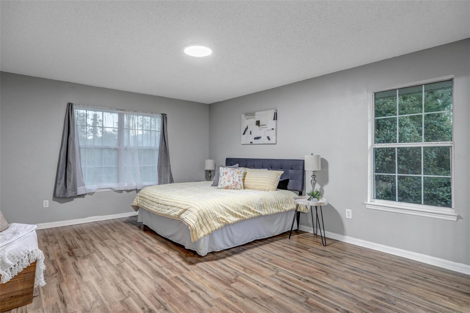 98 ROXBORO DR