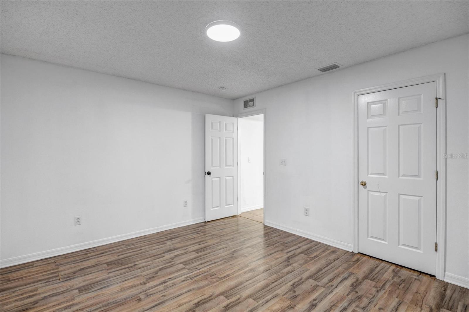 98 ROXBORO DR
