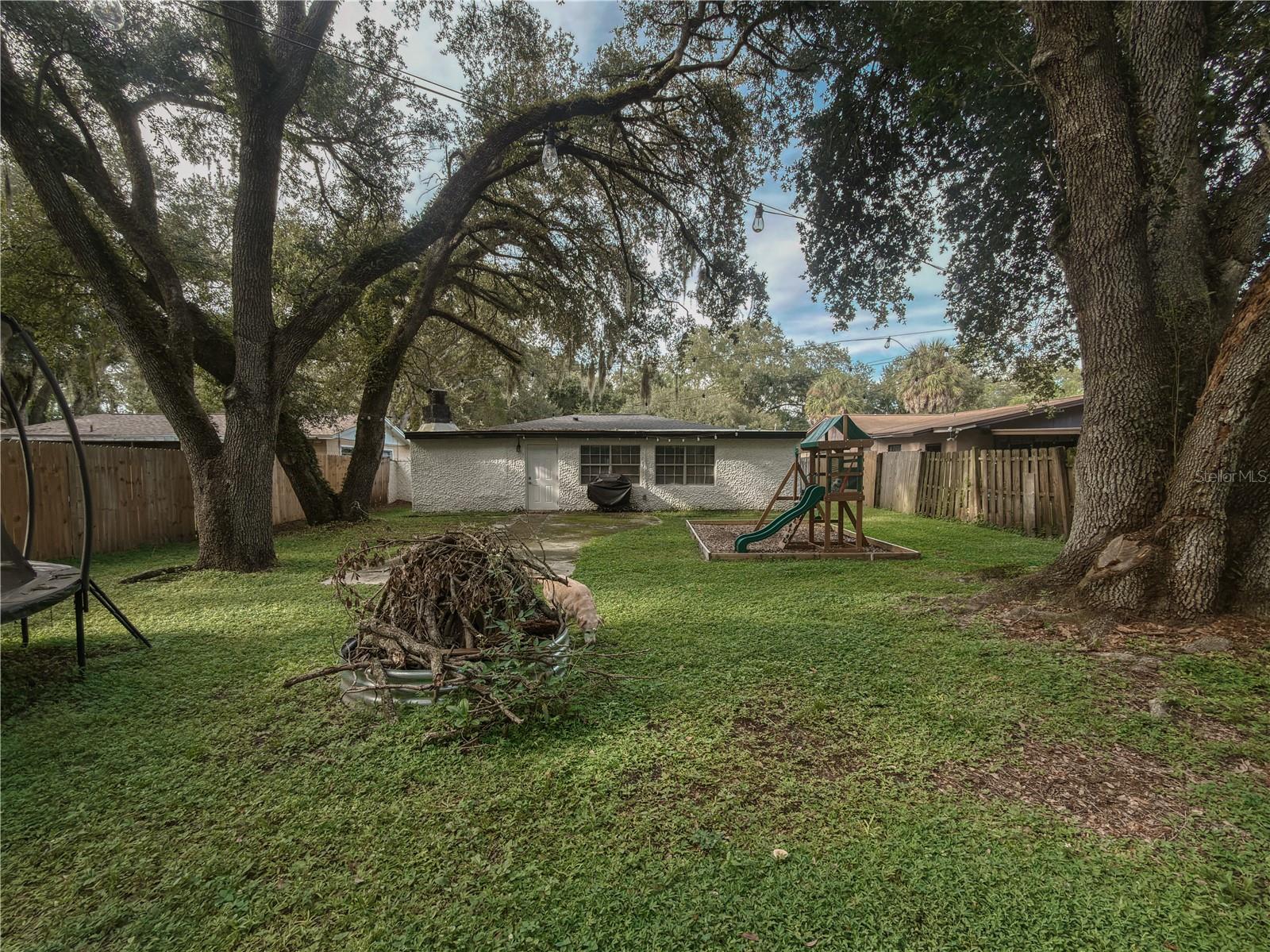7413 LAKESHORE DR