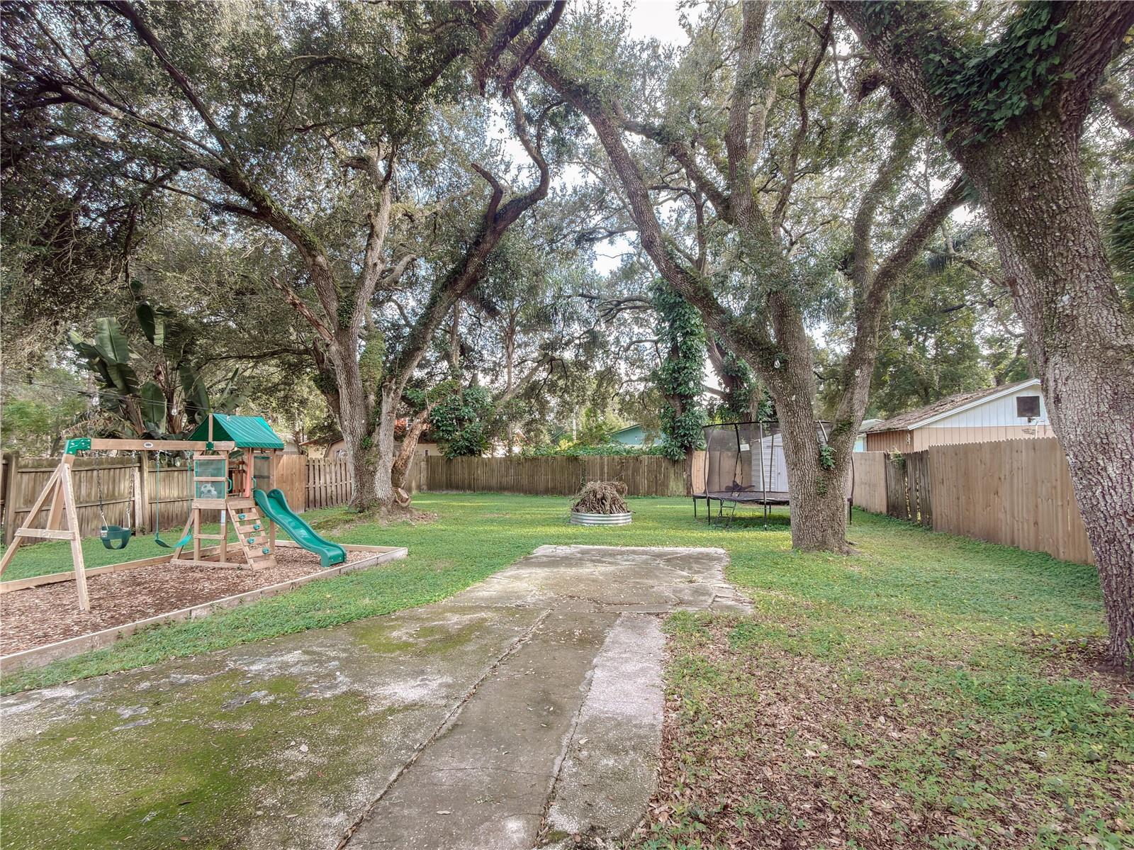 7413 LAKESHORE DR