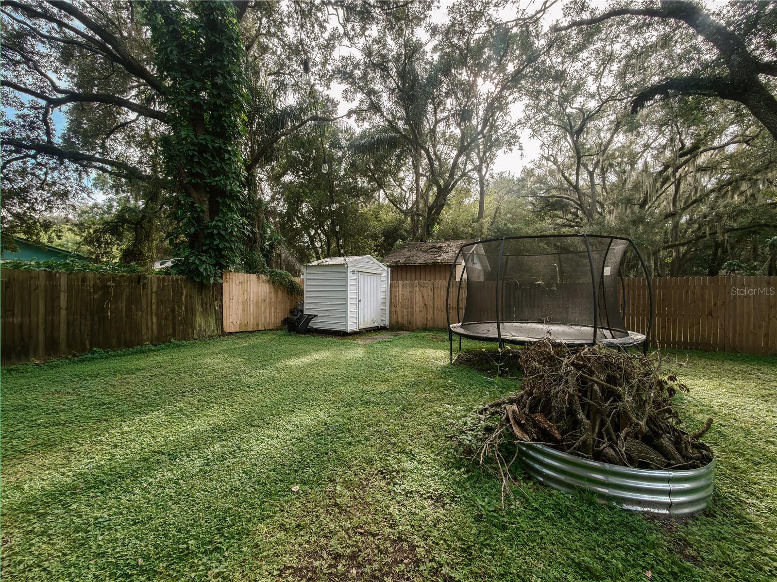 7413 LAKESHORE DR