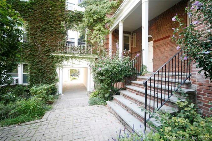 70 Strawberry Hill Avenue 3-3A