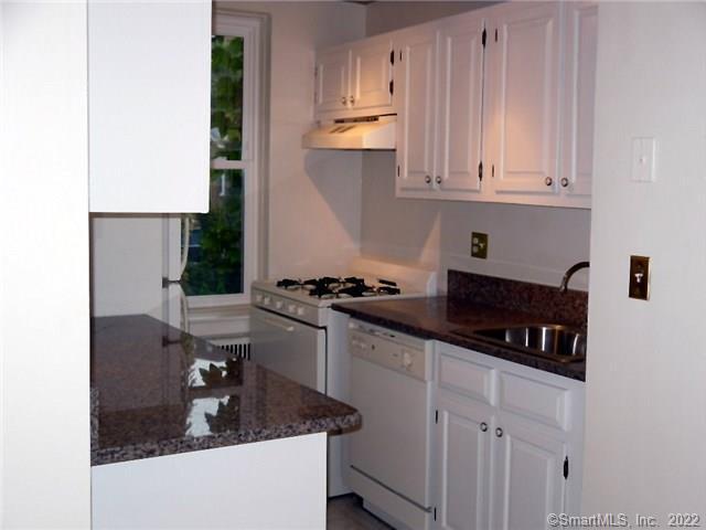 70 Strawberry Hill Avenue 3-3A