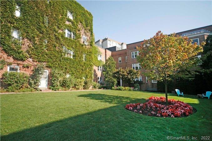 70 Strawberry Hill Avenue 3-3A