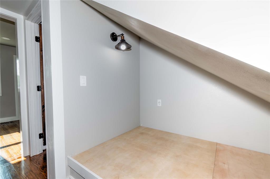 1538 E Walnut Street