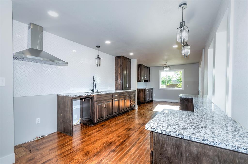 1538 E Walnut Street