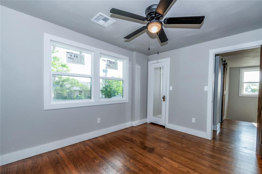 1538 E Walnut Street