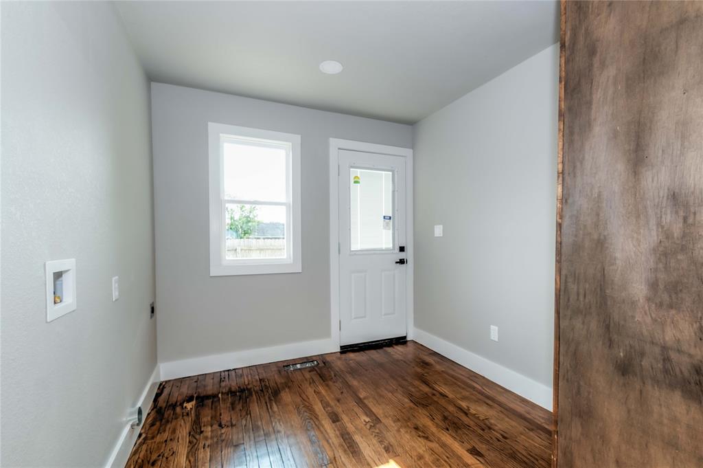 1538 E Walnut Street