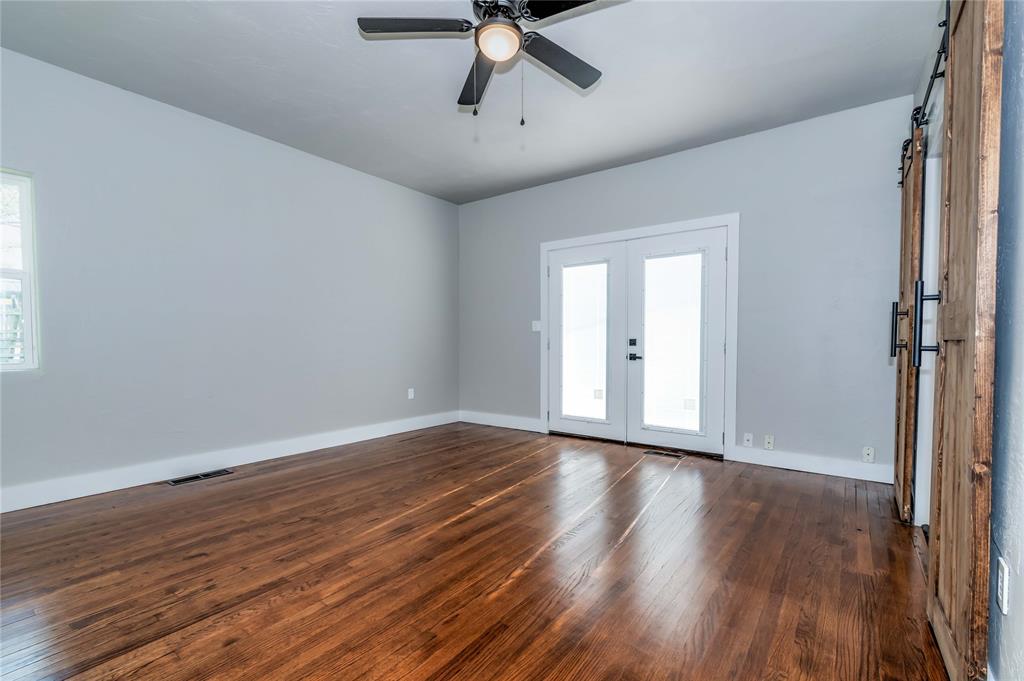 1538 E Walnut Street