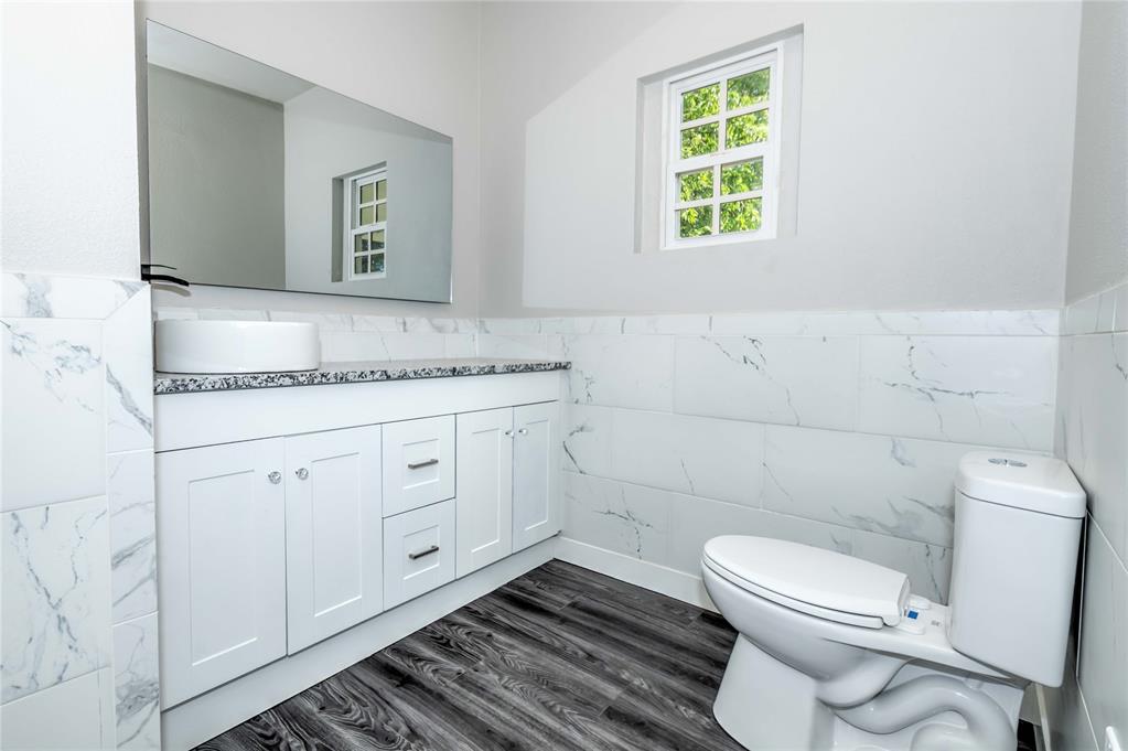 1538 E Walnut Street