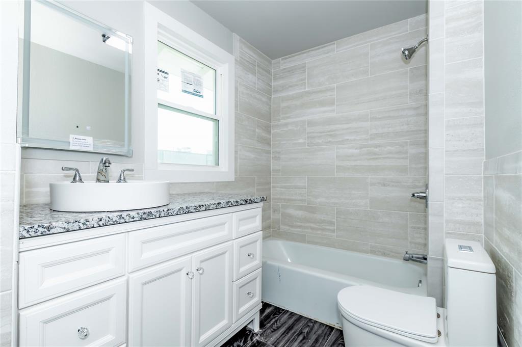 1538 E Walnut Street