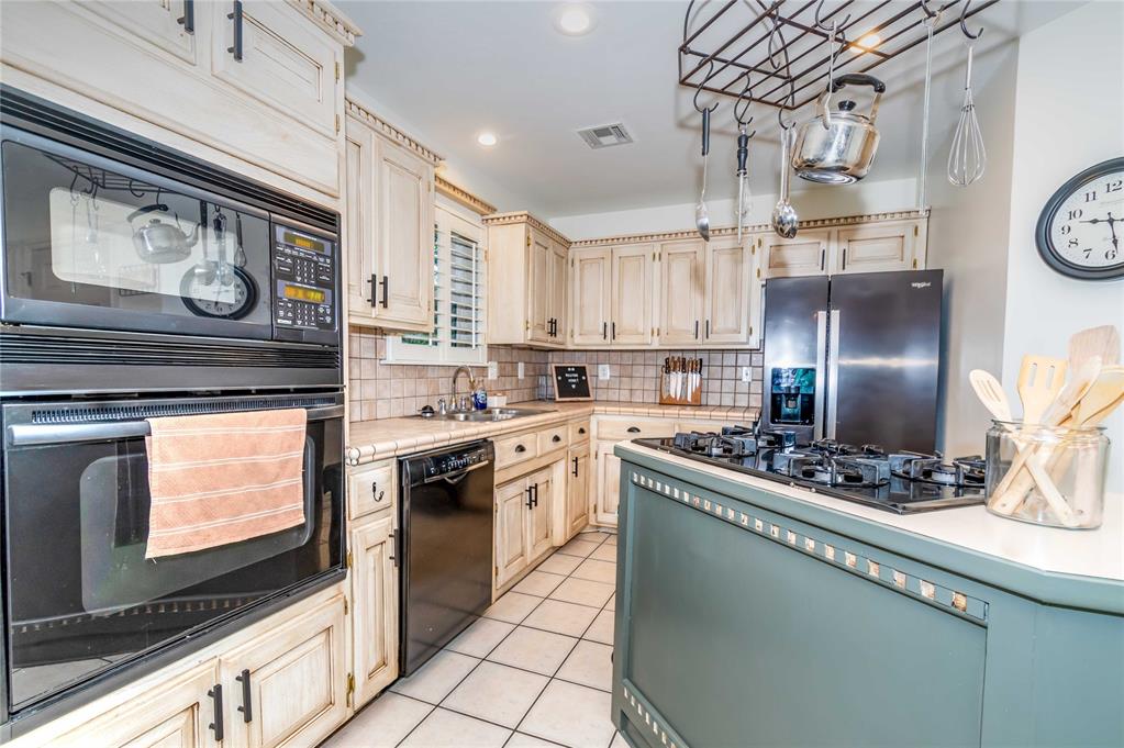 900898 S Oak Hill Drive