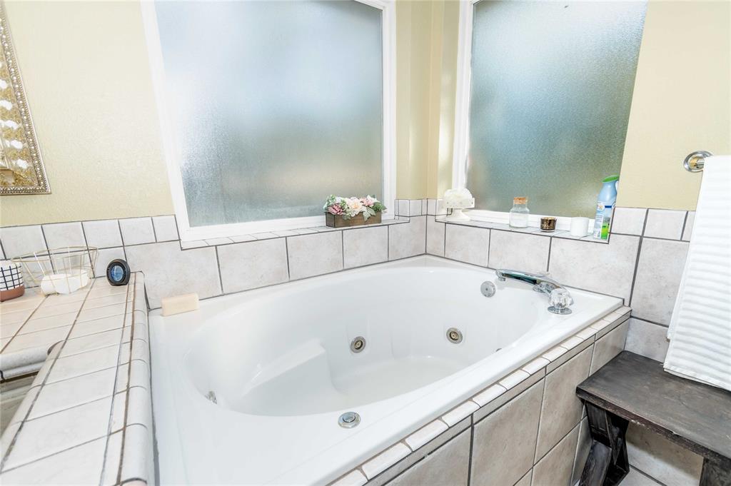 900898 S Oak Hill Drive