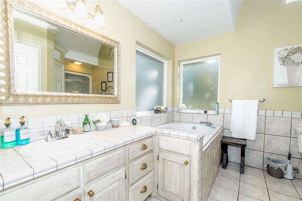 900898 S Oak Hill Drive