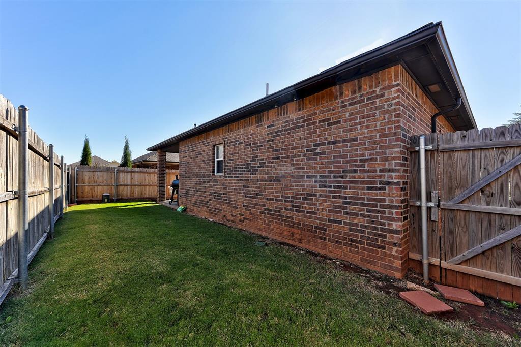 6805 NW 134th Terrace