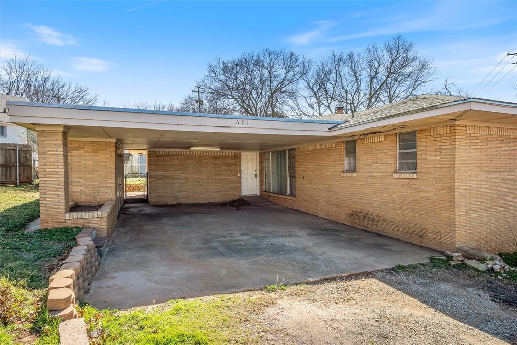601 S Blaine Avenue