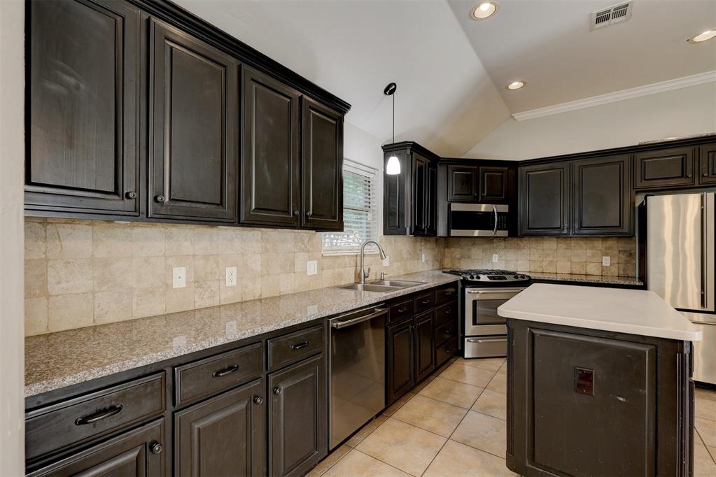 1083 Hidden Oaks Way