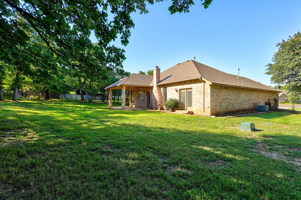 1083 Hidden Oaks Way