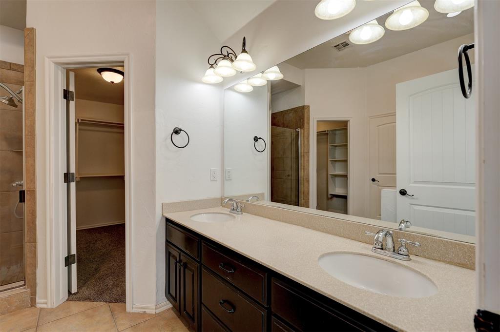 1083 Hidden Oaks Way