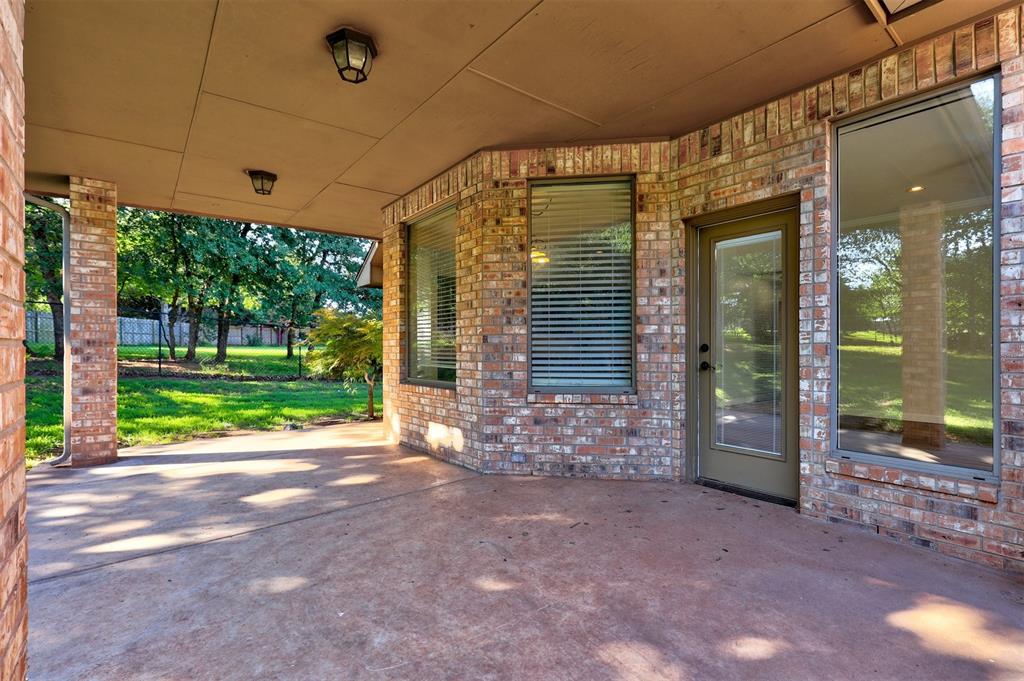 1083 Hidden Oaks Way