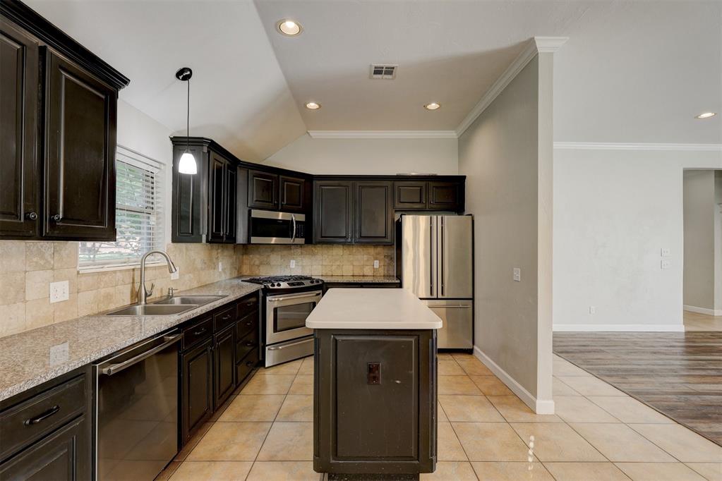 1083 Hidden Oaks Way