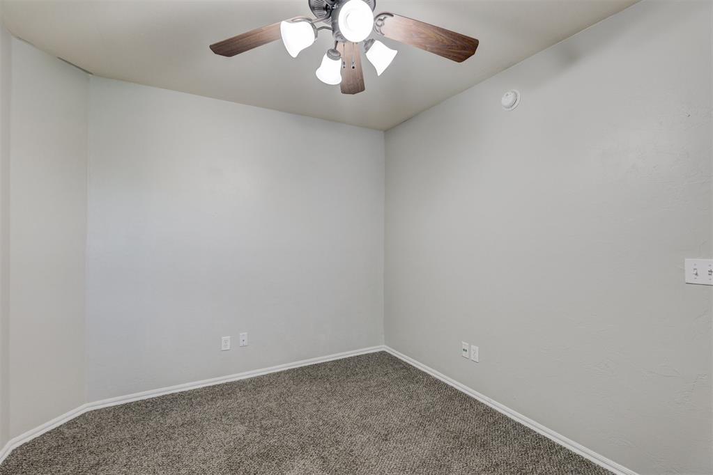 1083 Hidden Oaks Way