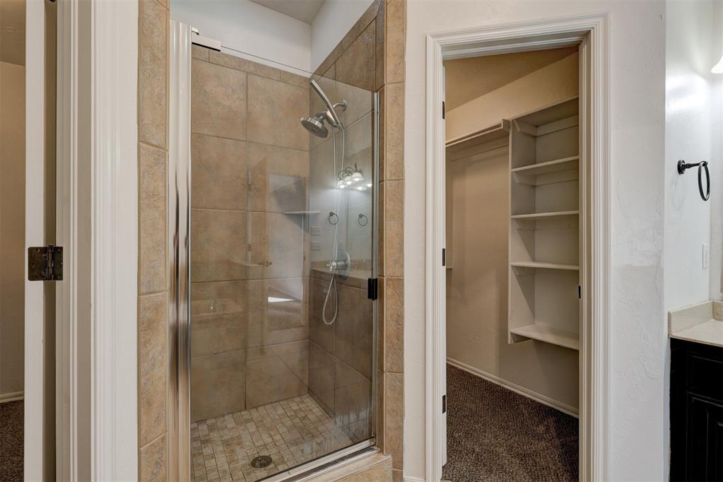 1083 Hidden Oaks Way