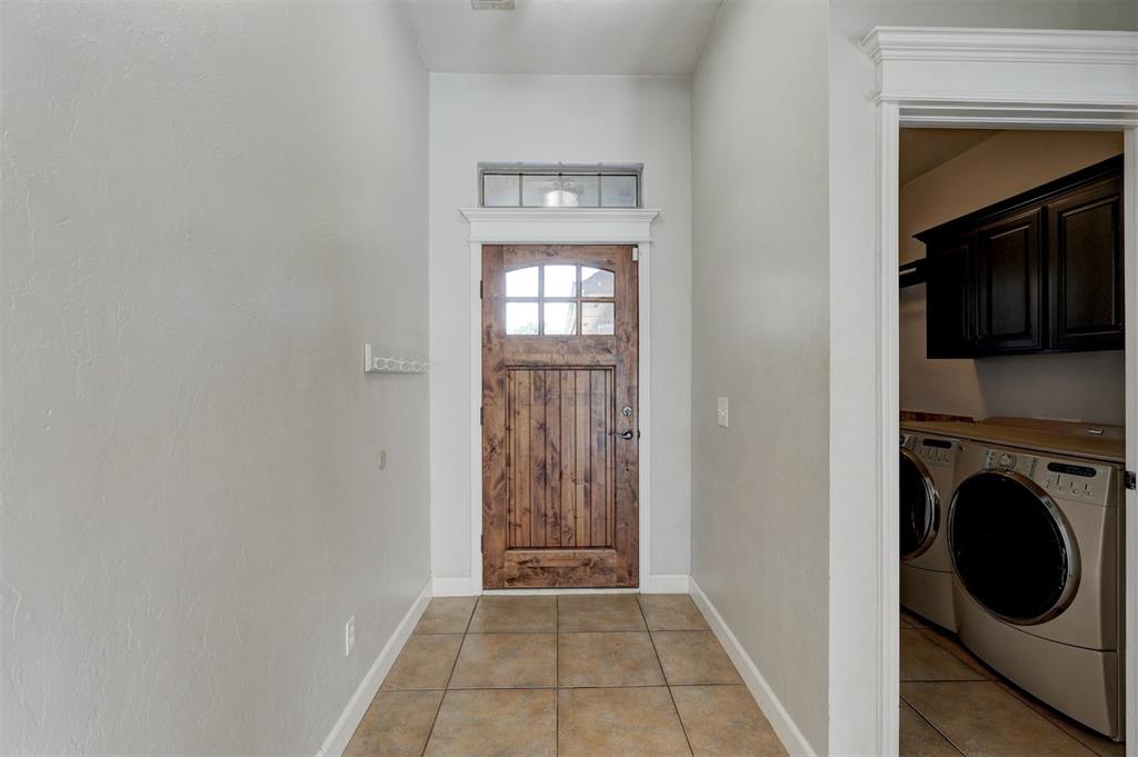 1083 Hidden Oaks Way