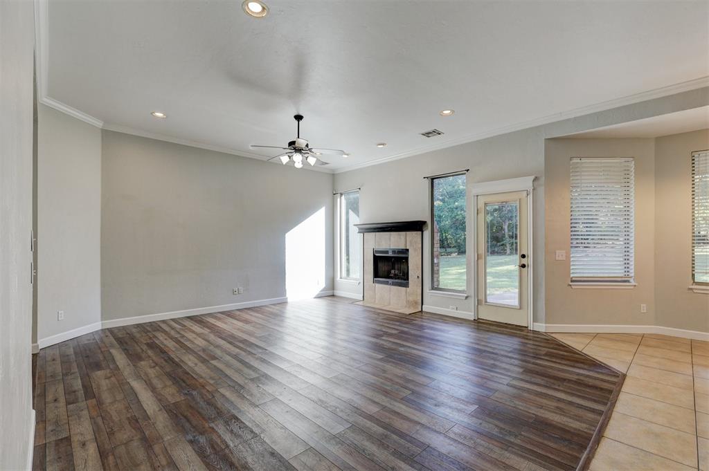 1083 Hidden Oaks Way