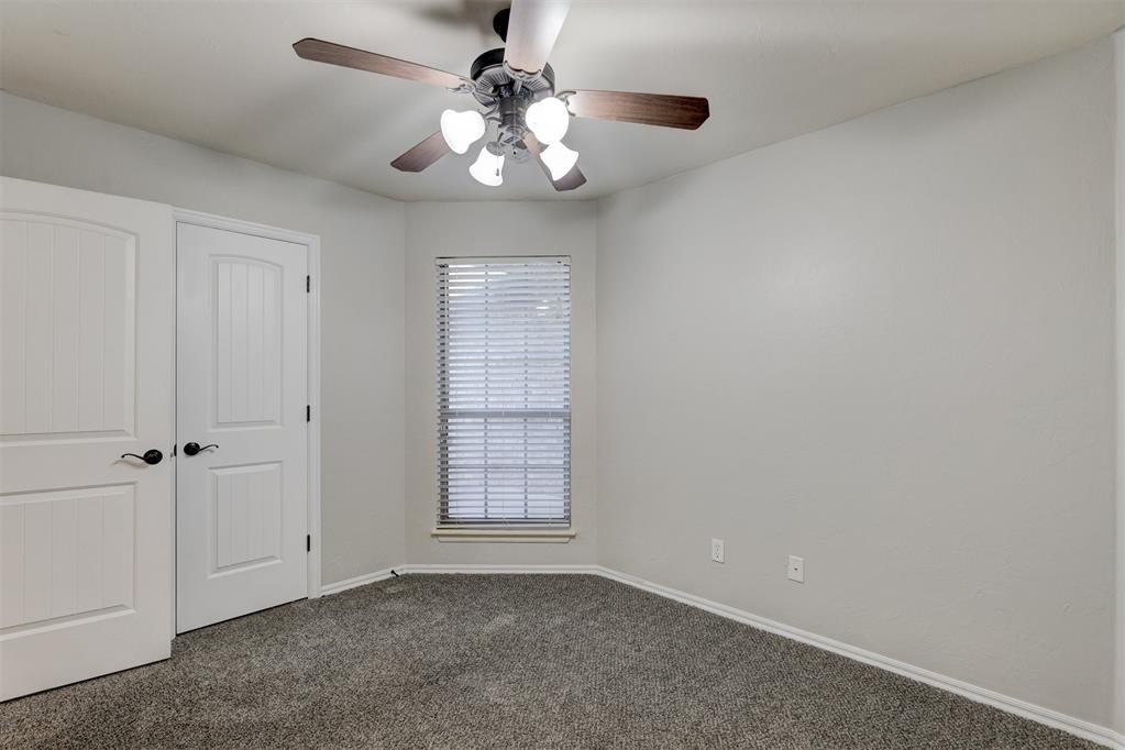 1083 Hidden Oaks Way