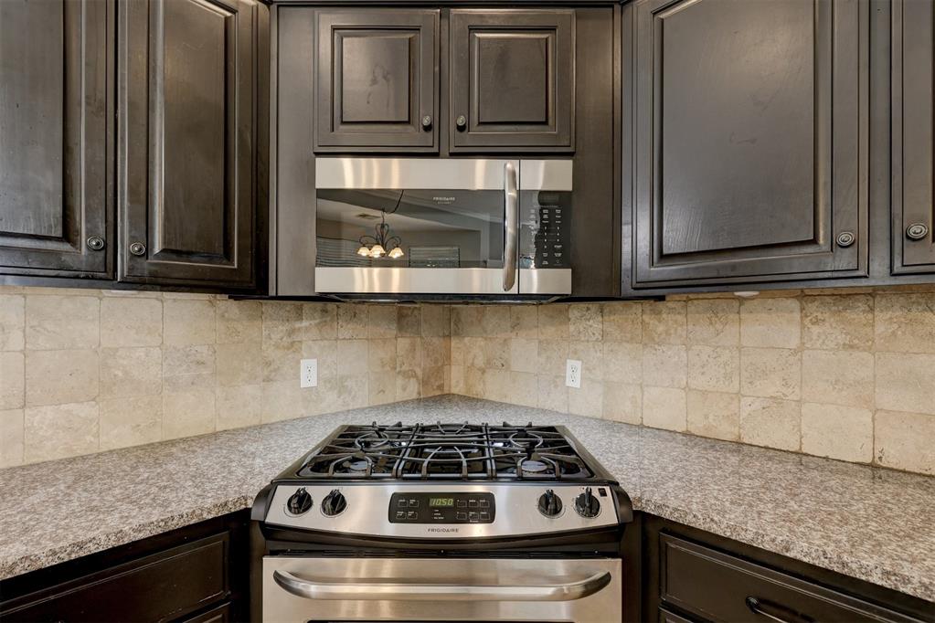 1083 Hidden Oaks Way