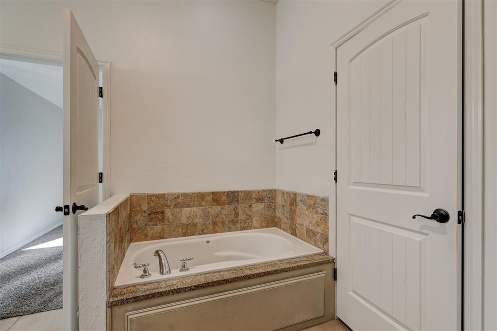 1083 Hidden Oaks Way