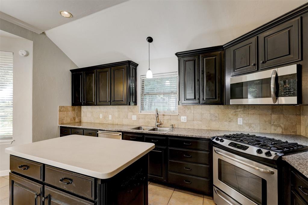 1083 Hidden Oaks Way