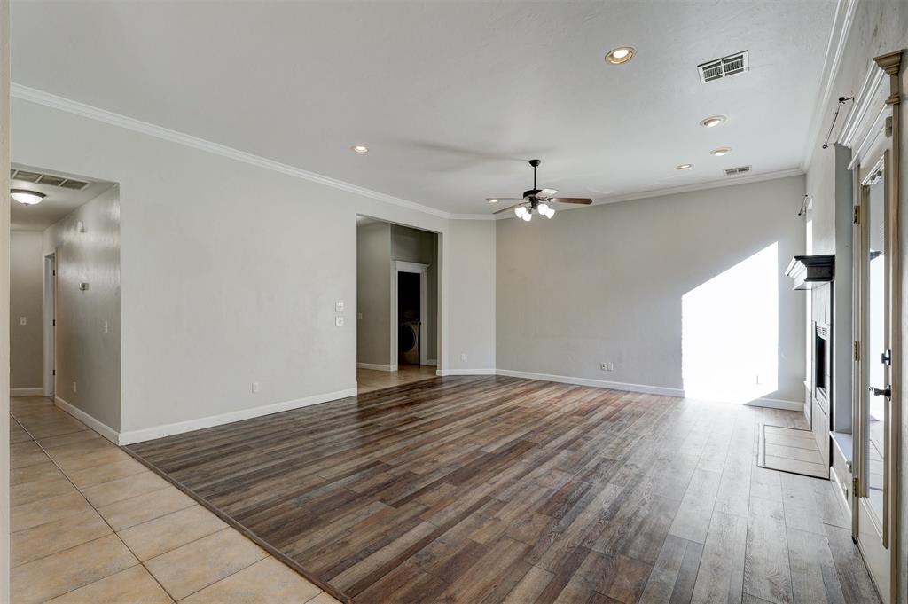 1083 Hidden Oaks Way