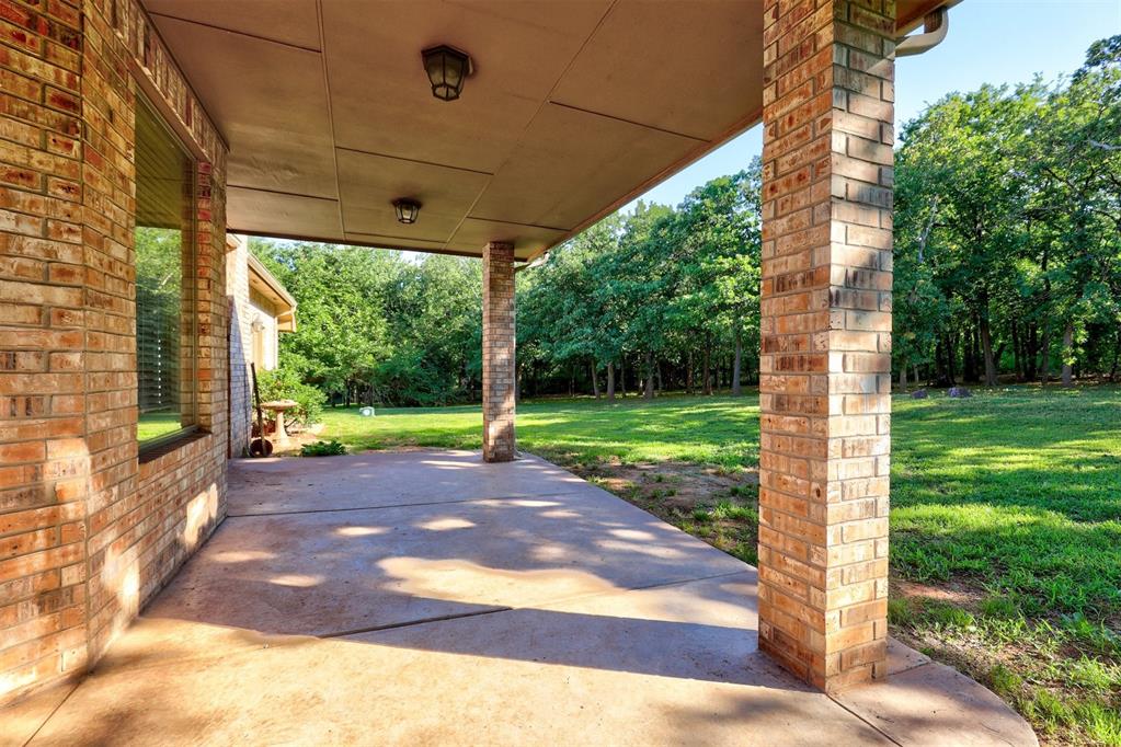 1083 Hidden Oaks Way