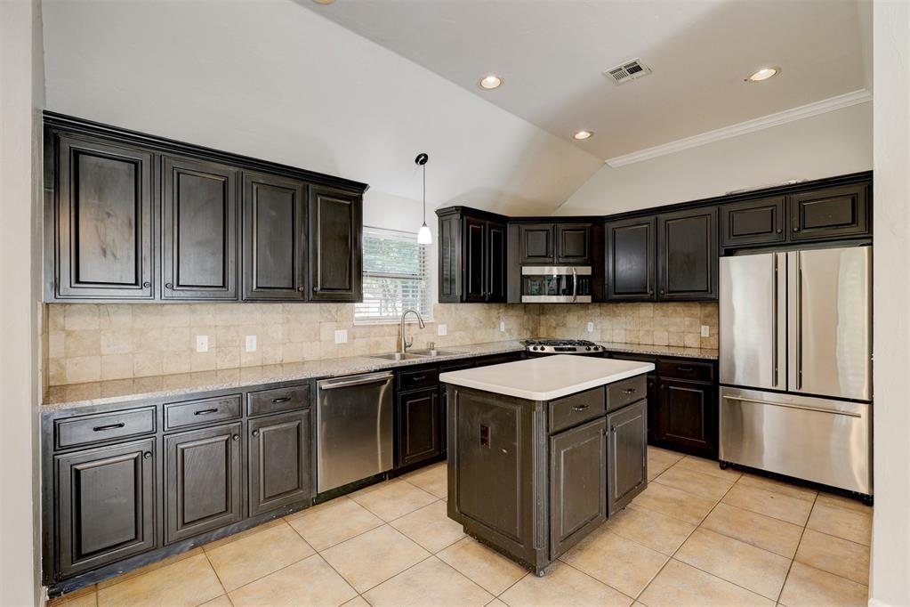 1083 Hidden Oaks Way