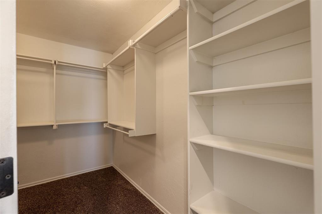 1083 Hidden Oaks Way