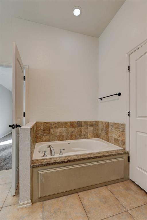 1083 Hidden Oaks Way