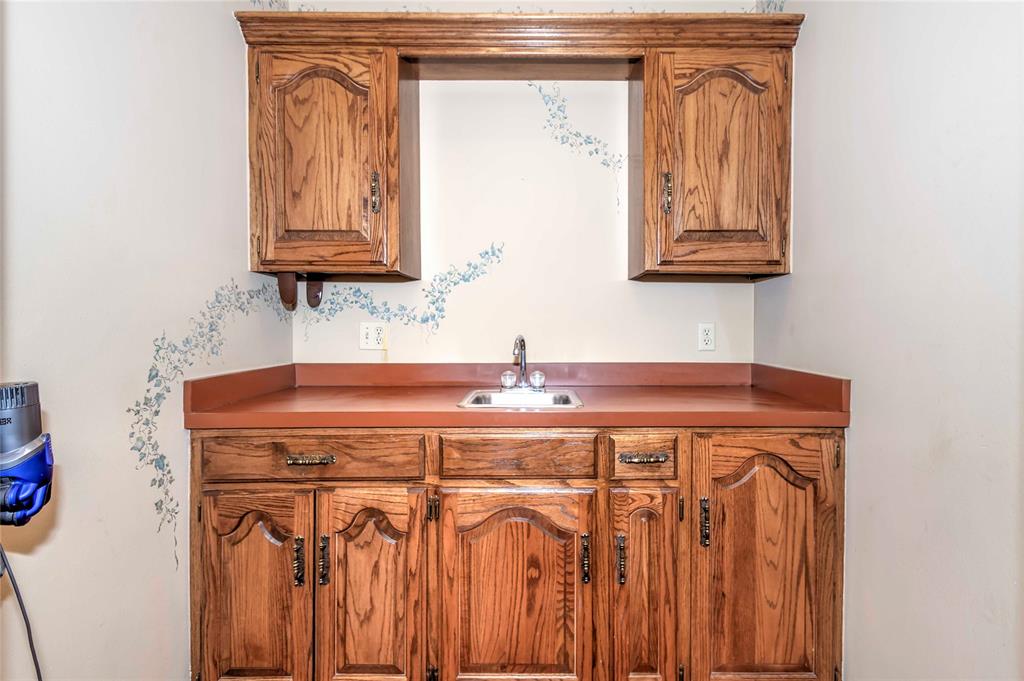 870776 S Hickory Lane