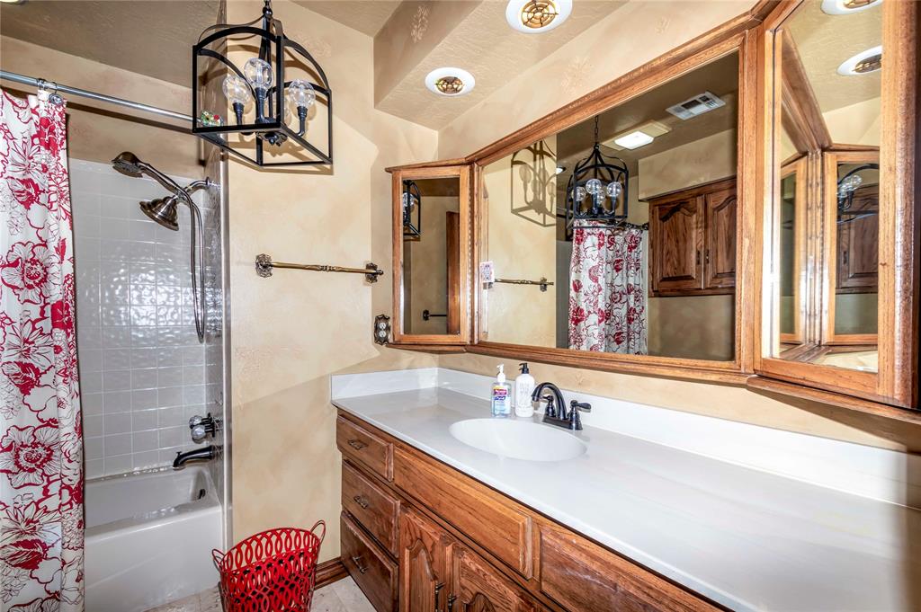 870776 S Hickory Lane