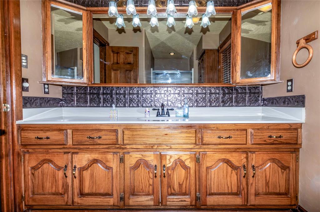 870776 S Hickory Lane