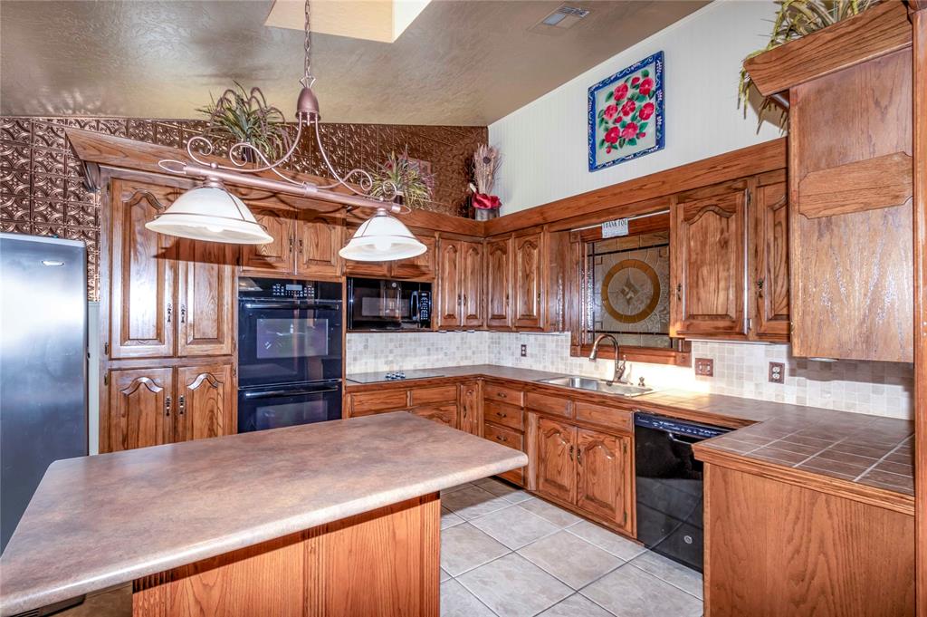 870776 S Hickory Lane