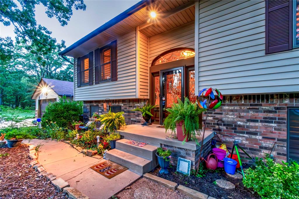 870776 S Hickory Lane