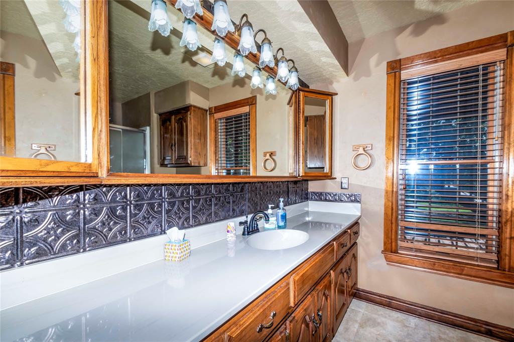 870776 S Hickory Lane