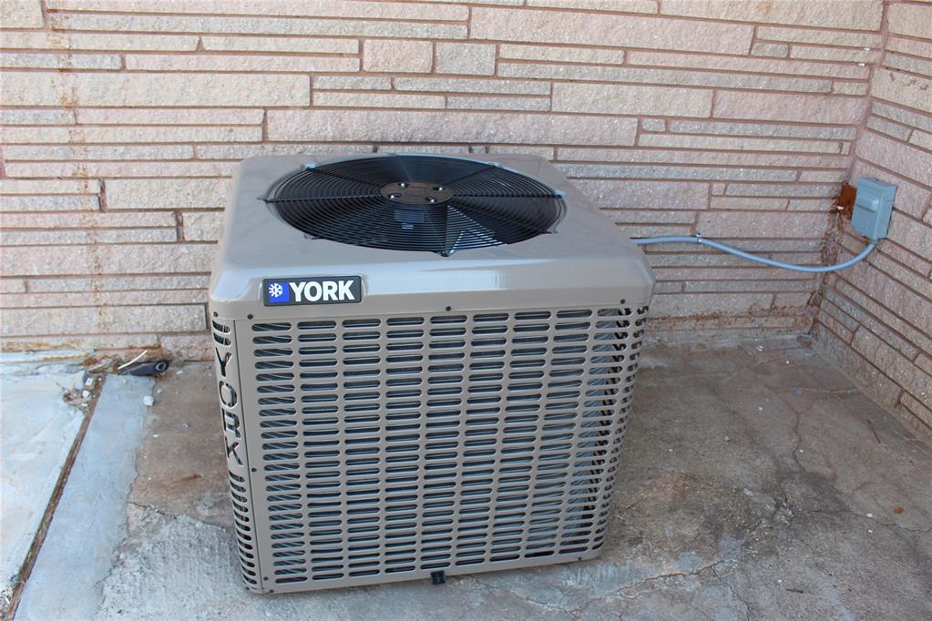 341559 E Highway 105 Highway