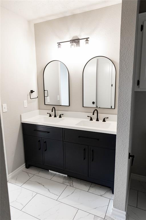 201 E Park Plaza Drive